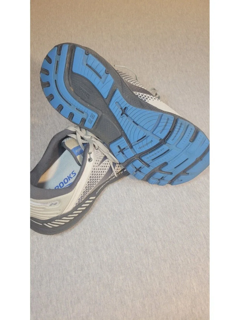 Brooks Adrenaline GTS 22 Running Shoes Size 8.5 US Medium Width